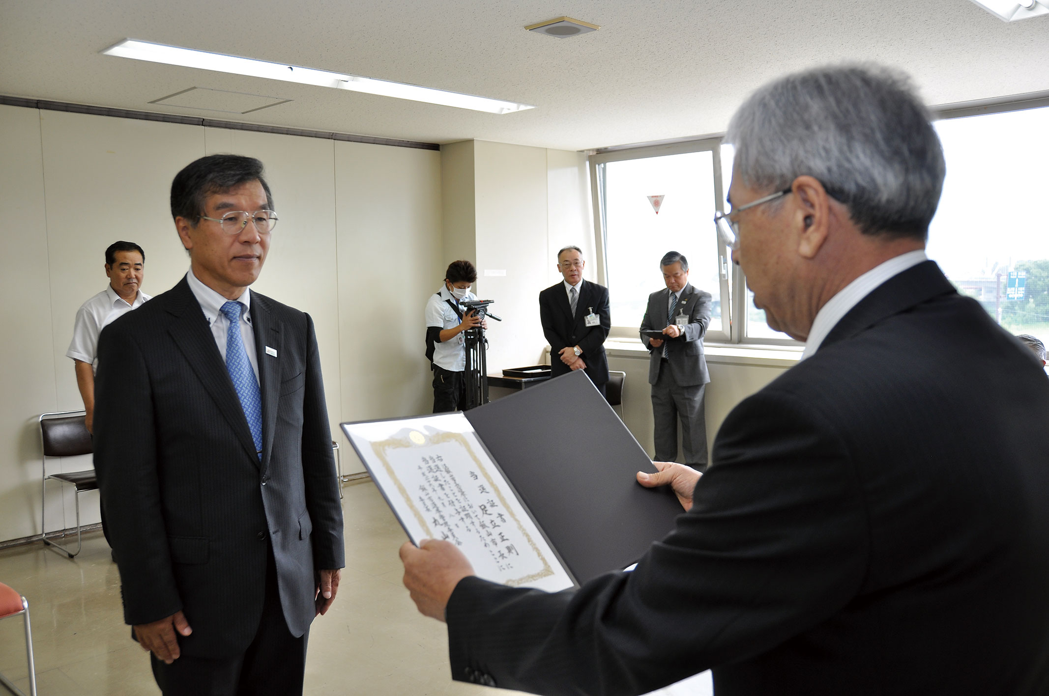 飯山市長選挙　当選証書付与式